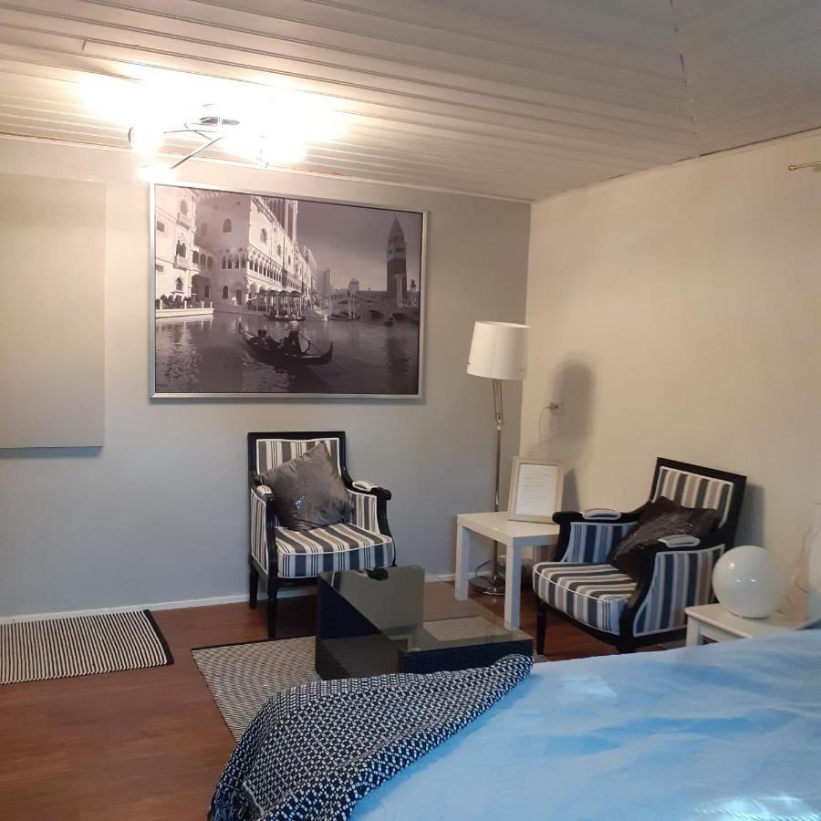 Room In Villa Emilia Espoo Bagian luar foto