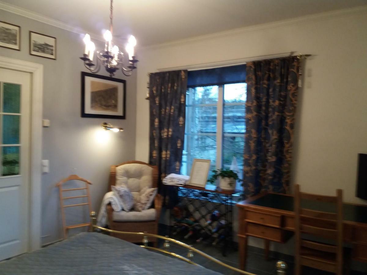 Room In Villa Emilia Espoo Bagian luar foto