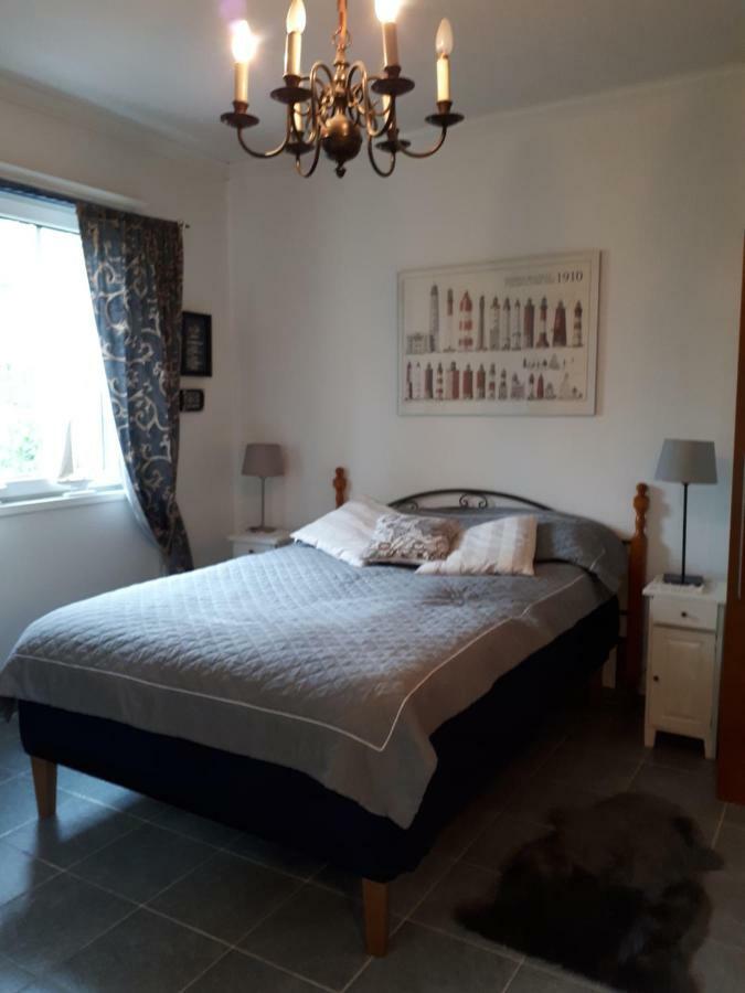 Room In Villa Emilia Espoo Bagian luar foto